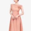 Đầm hồng tơ ngọc trai dáng A xòe đính hoa